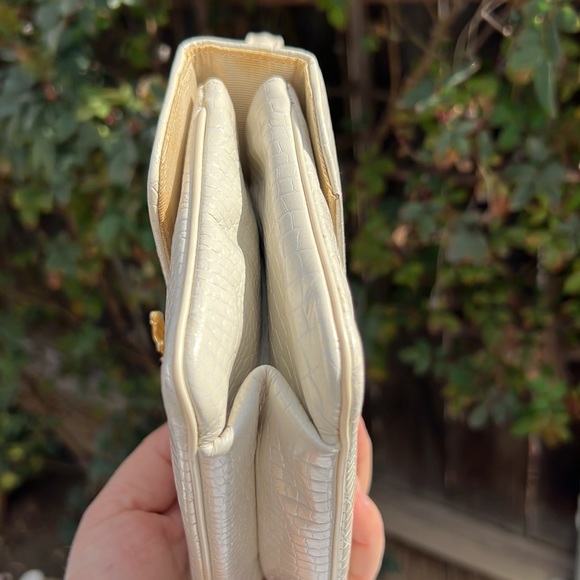 Vintage Small Handbag by Morle. With crystal butterfly clasp.🦋 - Picture 14 of 17